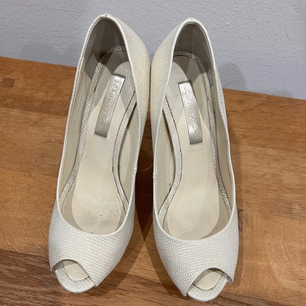 BCBGMaxAzria Women's Elegant Cream Peep-Toe Heels